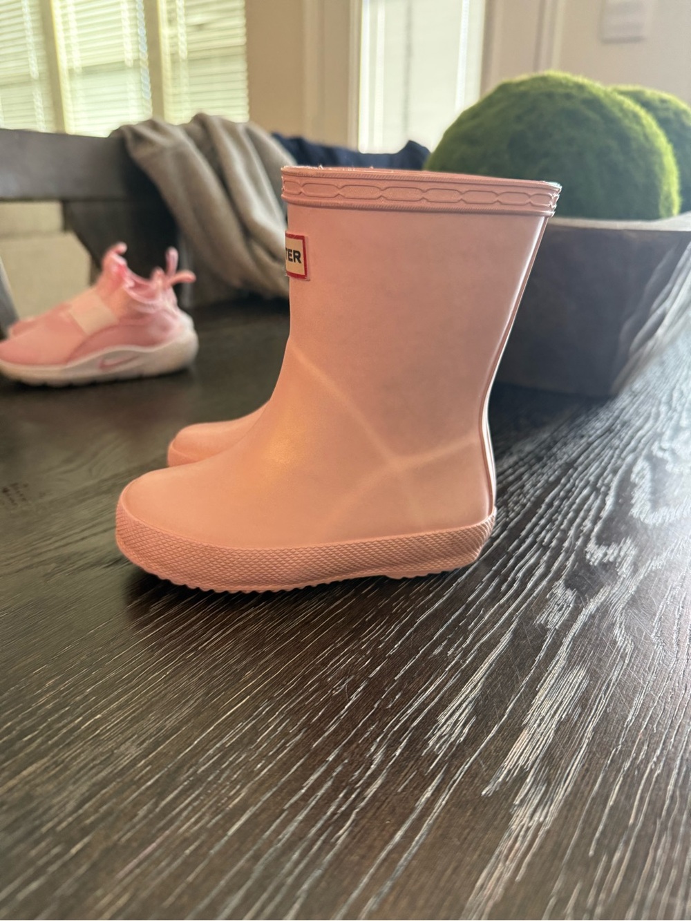 Hunter Kids Light Pink Waterproof Rain Boots - Picture 2 of 3